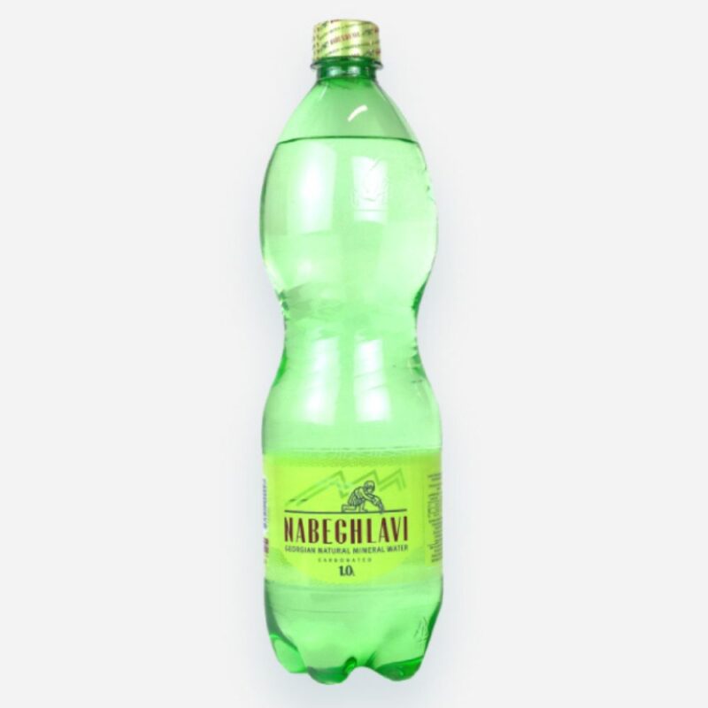 Apă minerală Georgia Nabeglavi la PET de plastic