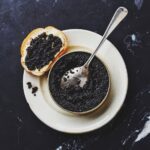 Caviar negru de sturion (nisetru) gold Bruscheta cu caviar negru